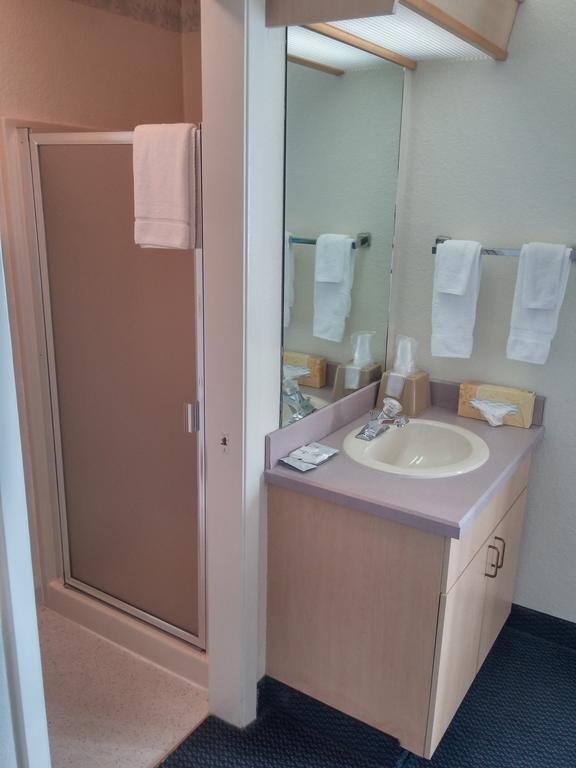 רוקאווי ביץ' Surfside Resort מראה חיצוני תמונה